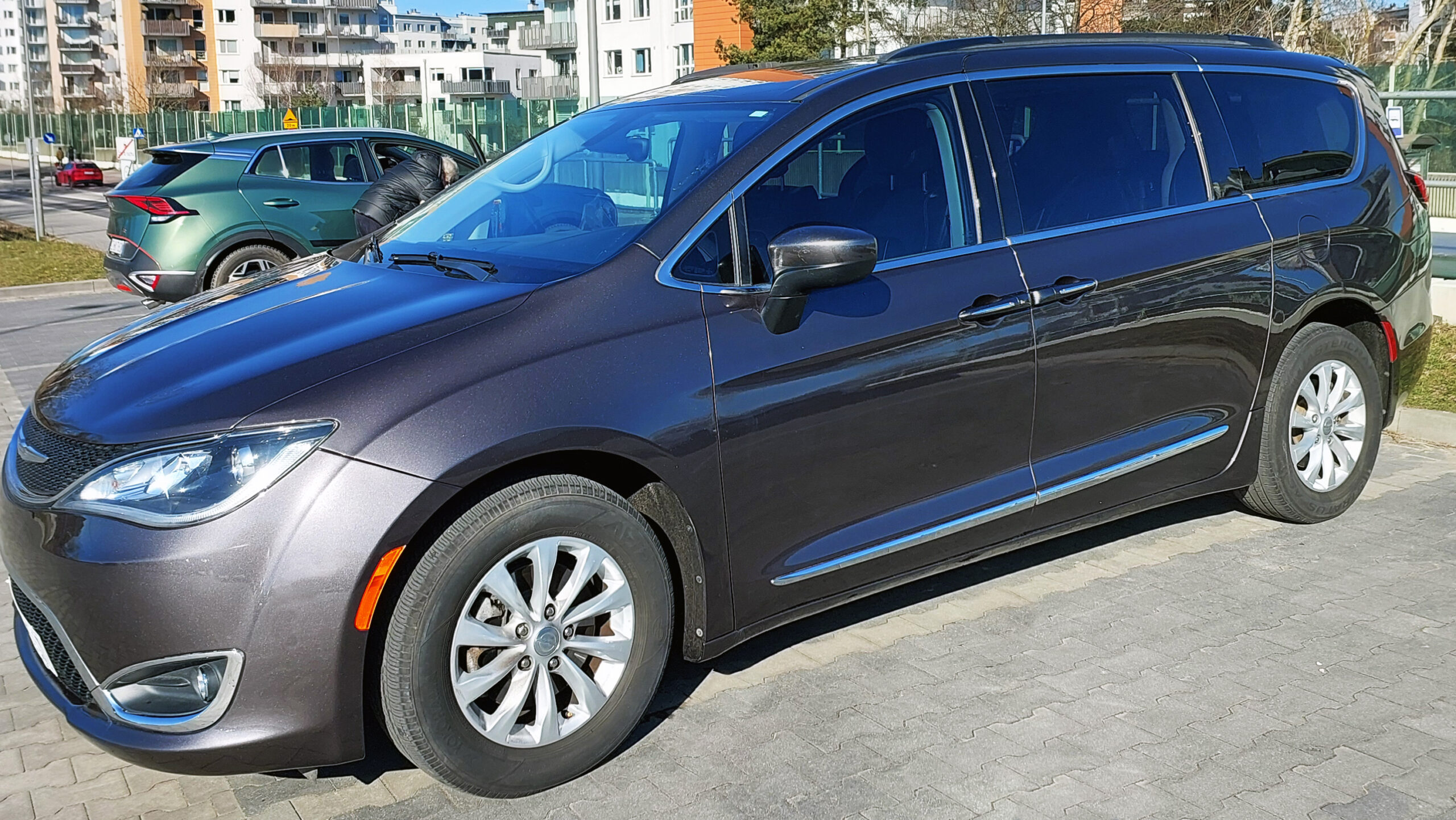 Chrysler Pacifica Minivan 7
